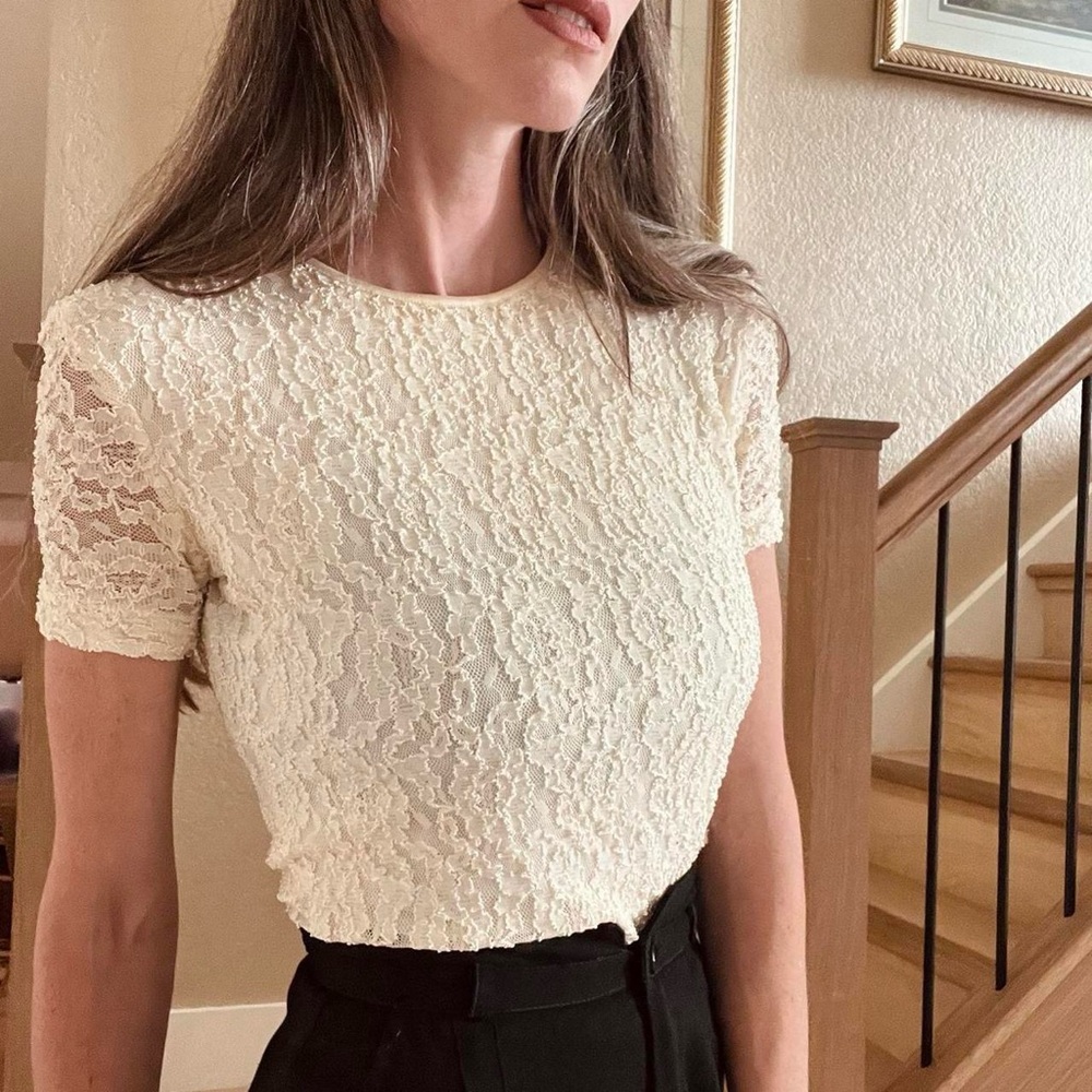 90s Vintage BCBG Cream lace short sleeve top